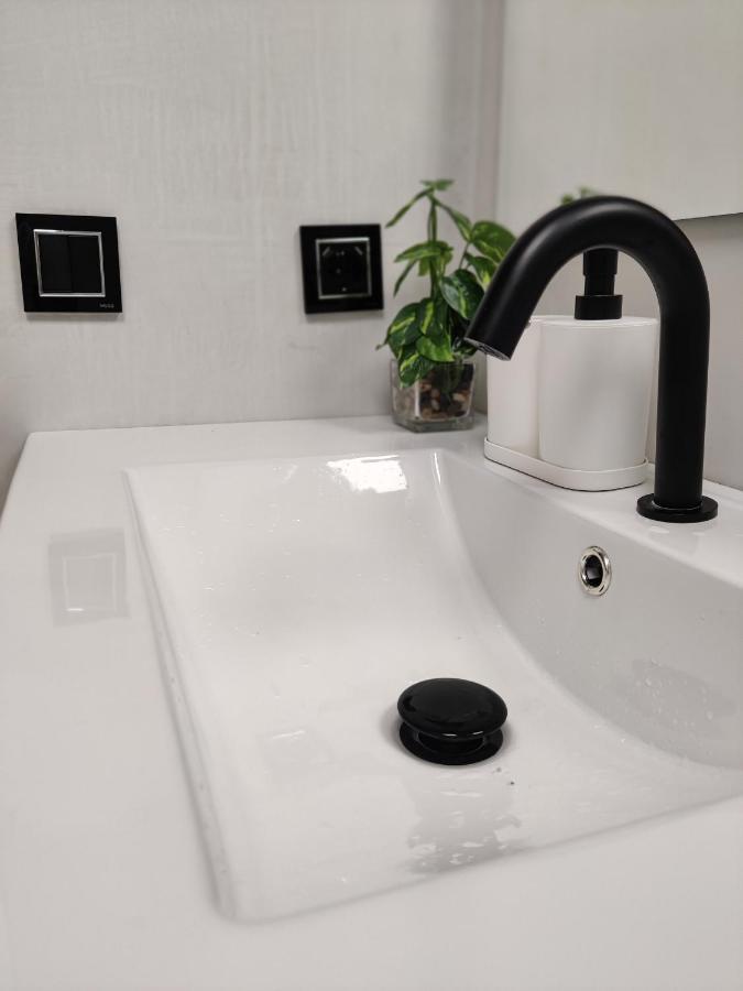New Apartment Claret 卡迪瓦 外观 照片